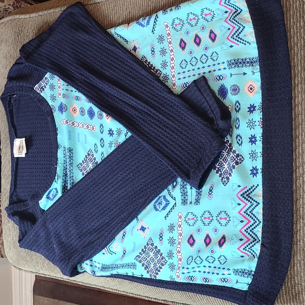 Rods Southwestern Design Top - Picture 12 of 12